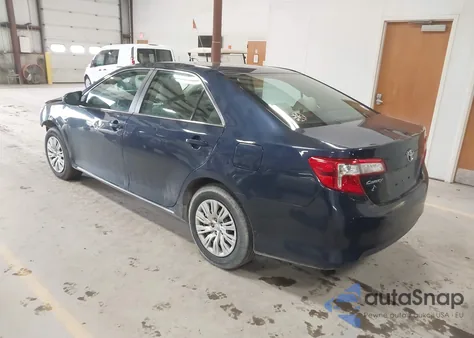 2014 Toyota Camry Le z USA, uszkodzony, nr VIN 4T1BF1FK1EU780995